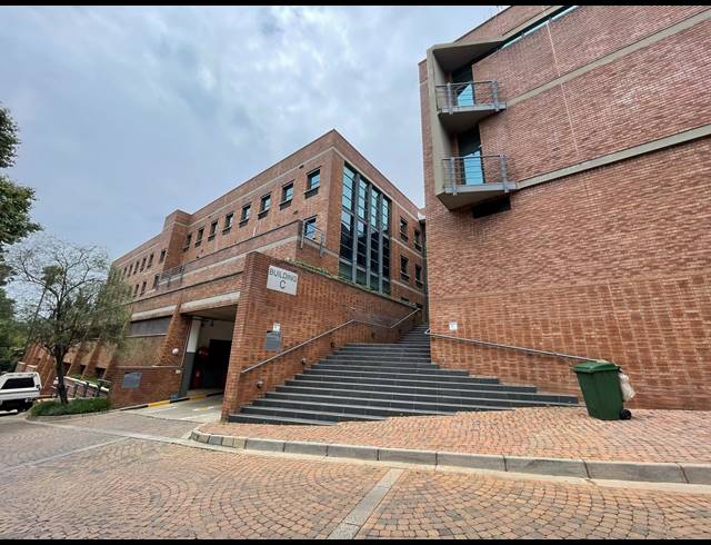 439M² OFFICE TO LET IN PARKTOWN